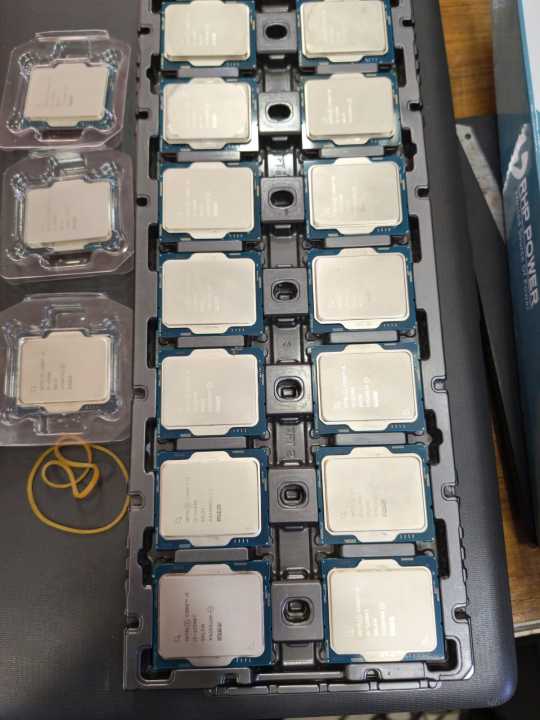 Intel%20Core%20i5%2012th%20Gen%20Processor%20(i5-12400%20/%20i5-12400T%20/%20i5-12500)%20-%20Tray%20Version%20-%20Image%202