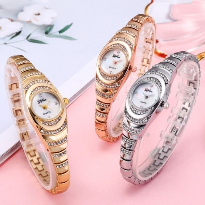 New Trend Fashion Steel Chain Diamond Women Watch