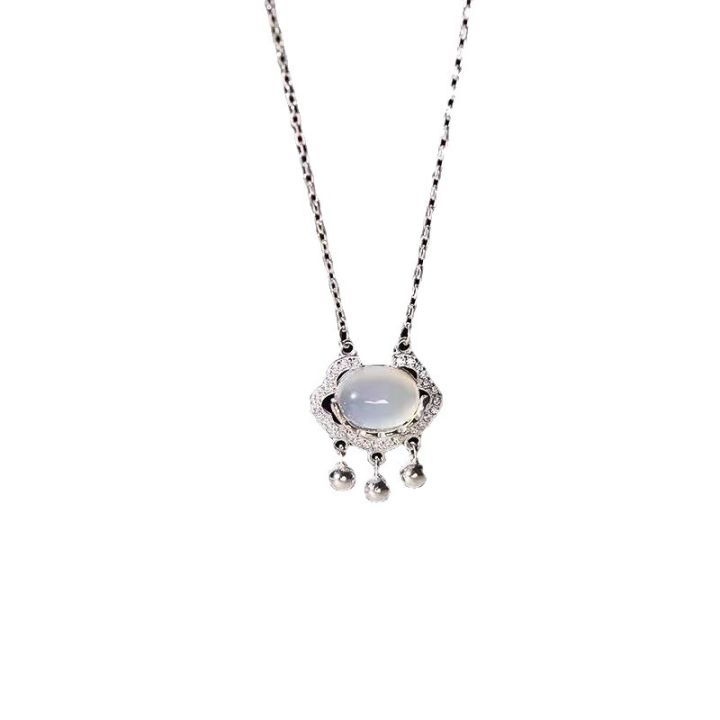 Cat's%20eye%20stone%20safety%20lock%20necklace%20for%20women,%20light%20luxury,%20retro%20niche%20design,%20gift%20to%20best%20friend%20and%20girlfriend,%20clavicle%20chain,%20cool%20style%20-%20Image%205