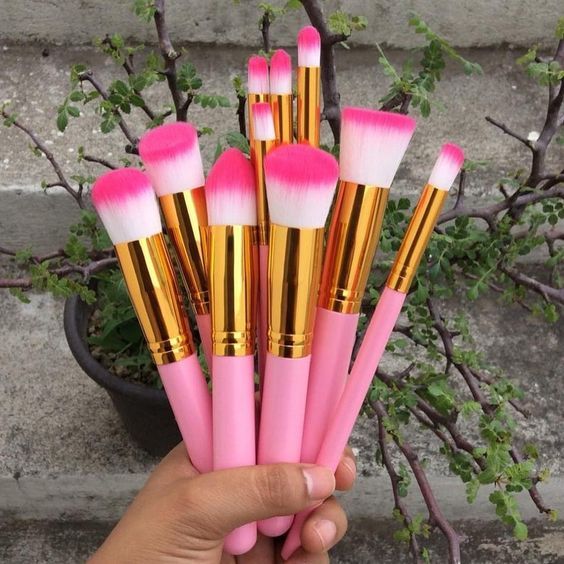 Professional%20Make%20Up%20Brush%20Kabuki%20Set%20%20Face%20and%20Eye%20Makeup%20Makeup%20Brush%20Set%20-%20Image%204