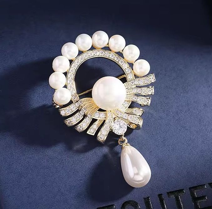 Pearl%20Brooch%20Bowknot%20Hijab%20Pin%20-%20Image%203