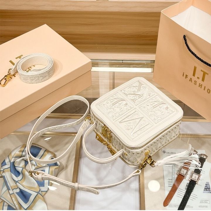 High-quality%20leather%20embroidery%20handbox%20bag%20bag%20women's%202024%20new%20cross-border%20fashion%20wide%20shoulder%20strap%20shoulder%20crossbody%20bag%20-%20Image%204