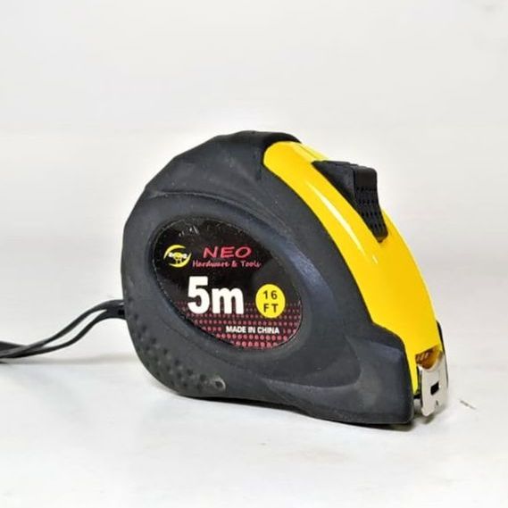 5%20m%20professional%20Measuring%20Tape%20With%20luxury%20rubber%20grip.%20Stainless%20steel%20Measuring%20tape.%20-%20Image%204