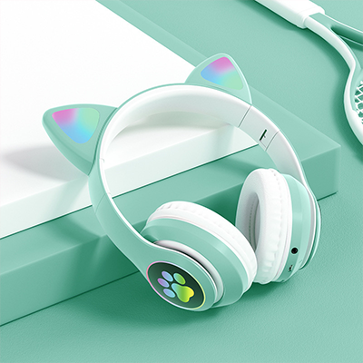 Cute%20Kitty%20Headphone_Cute%20Cat%20Headphone_STN-28%20Over%20Ear%20Music%20Headset%20Glowing%20Cat%20Ear%20Headphones%20Foldable%20Wireless%20BT5.0%20Earphone%20with%20Mic%20-%20Image%202