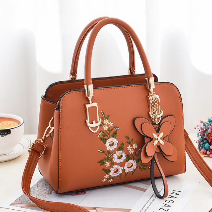 Fashion%20Brand%20Women%20Embroidery%20Solid%20Color%20Shopper%20Totes%20Large%20Capacity%20Handbag%20Ladies%20Luxury%20Design%20Shoulder%20Crossbody%20Bag%20-%20Image%207