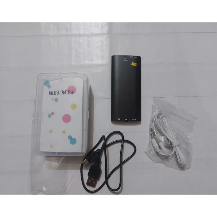 Bluetooth%20Mp3%20Player%20with%20FM%20Radio%20Mp4%20Player%20Black%20-%20Image%205