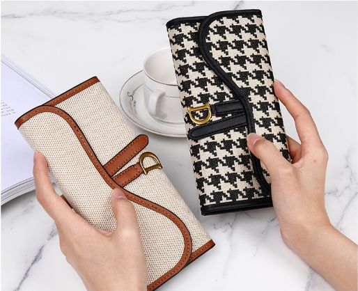 %E2%80%9CRetro%20European%E2%80%91American%20Long%20Women%E2%80%99s%20Wallet%20%E2%80%93%20Large%20Capacity%20D%E2%80%91Buckle%20Clutch,%20Multi%20Card%20Slots%20&%20Multi%E2%80%91Function%20Purse%E2%80%9D%20-%20Image%207