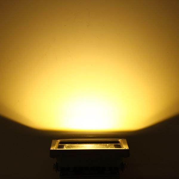 10W%20Solar%20Power%20LED%20Flood%20Light%20(Warm%20White)%20-%20Image%206