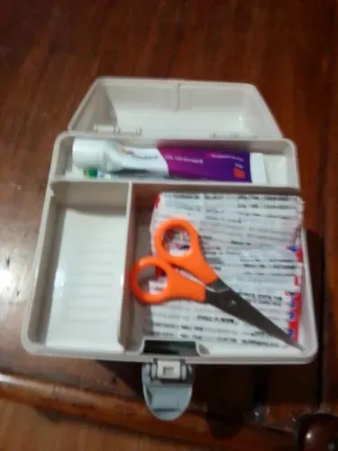 1%20pcs%20Medicine%20Storage%20Box%20First%20Aid%20Box%20%E2%80%93%20Bengal%20-%20Image%202