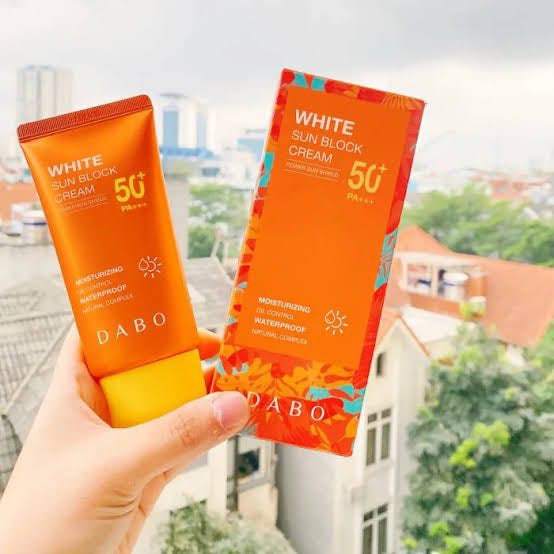Dabo%20White%20Sun%20Block%20Power%20Sun%20Shield%2050+%20Moisturizing%20Sun%20Cream%20Gor%20Men%20&%20Women%20-%2050%20ML%20-%20Image%206