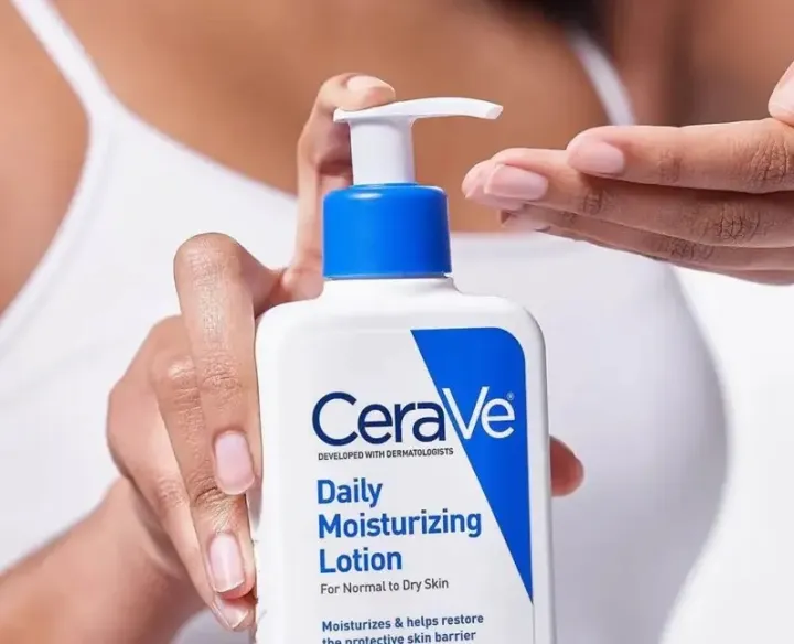 Cerave%20Daily%20Moisturizing%20Lotion%20For%20Normal%20To%20Dry%20Skin%20-%20Image%202