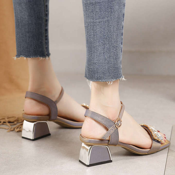 Large%20plus%20fat%20one%20line%20high-heeled%20sandals%20for%20women%202021%20new%20square%20head%20rhinestone%20thick%20open%20toe%20middle%20heel%20small%20size%20women's%20shoes%20-%20Image%203