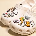 【hot】 1PCS PVC Cute Cat Shoe Charms Pet Cat Croc Jeans Fishbone Shoe Decoration Pins Garden Sandal Accessorie For Women. 