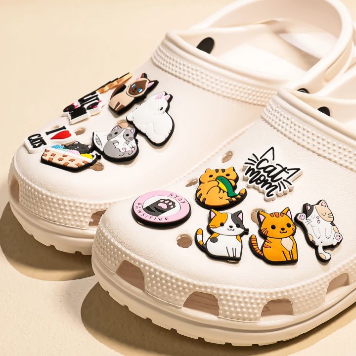 %E3%80%90hot%E3%80%91%201PCS%20PVC%20Cute%20Cat%20Shoe%20Charms%20Pet%20Cat%20Croc%20Jeans%20Fishbone%20Shoe%20Decoration%20Pins%20Garden%20Sandal%20Accessorie%20For%20Women%20-%20Image%202