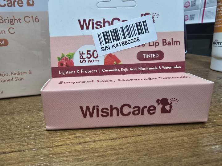 WishCare%20Tinted%20Ceramide%20Lip%20Balm%20with%20SPF50%20PA+++%20-%20Kojic%20Acid%20&%20Niacinamide%20-%20For%20Lip%20Lightening%20&%20Protection%205gm%20-%20Image%208