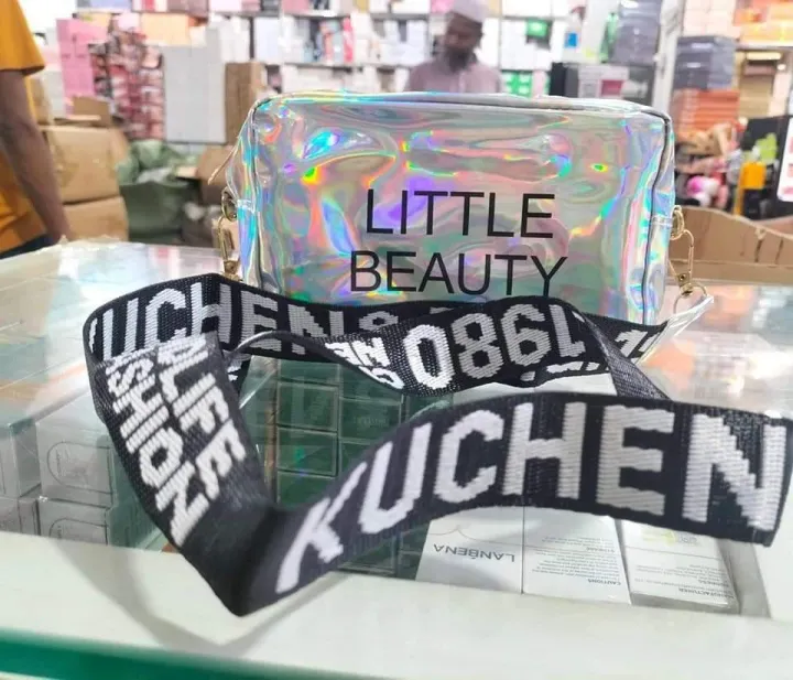 Little%20beauty%20bag%20for%20women%20-%20Image%207