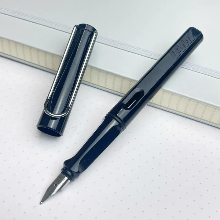 LAMY%20safari%20Fountain%20Pen%20%20-Glossy%20black%20-%20Image%202