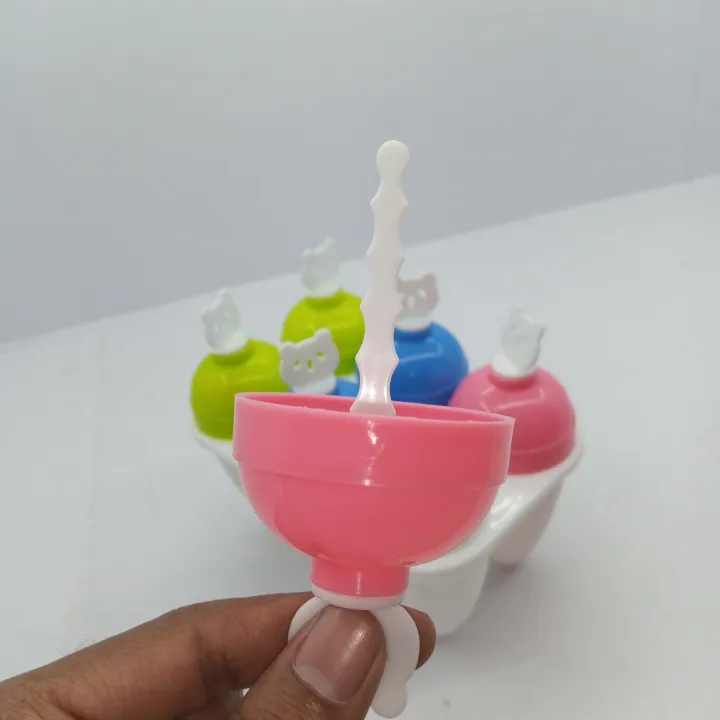 Easy%20Ice%20Cream%20Maker%20Box%206%20Pc%20set%20-%20White,%20simplifies%20homemade%20ice%20cream%20with%20all-in-one%20design.%20-%20Image%203