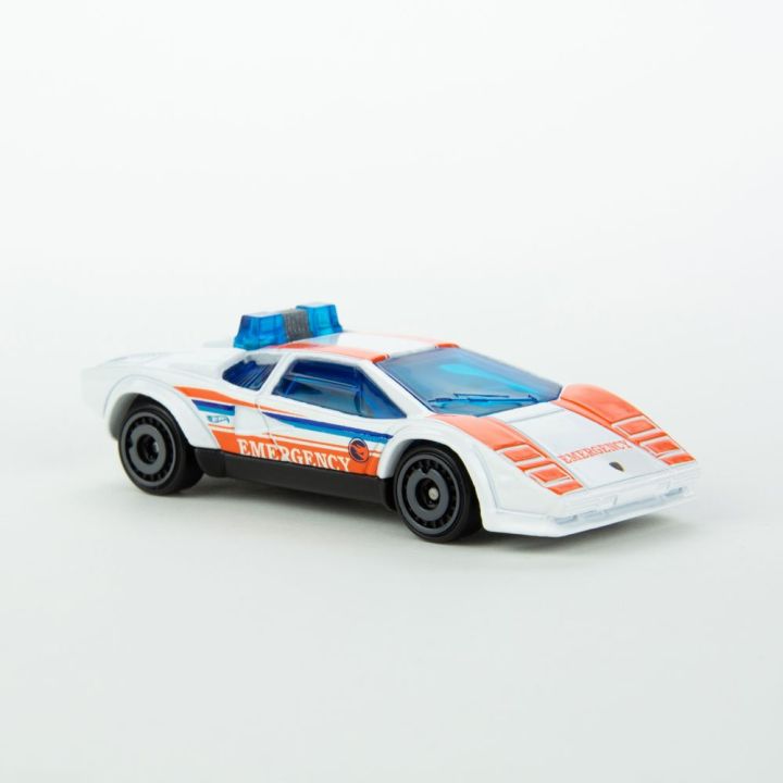 Hot%20Wheels%20(Mainline)%20Lamborghini%20Countach%20Police%20Car%20White%20-%20Regular%20Treasure%20Hunt,%20Scale%20-%201:64%20-%20Image%203