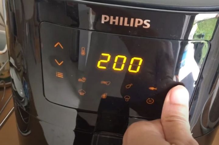 PHILIPS%20Touch%20Control%20Panel%20Digital%20Airfryer,%20HD9252%20-%20Image%203