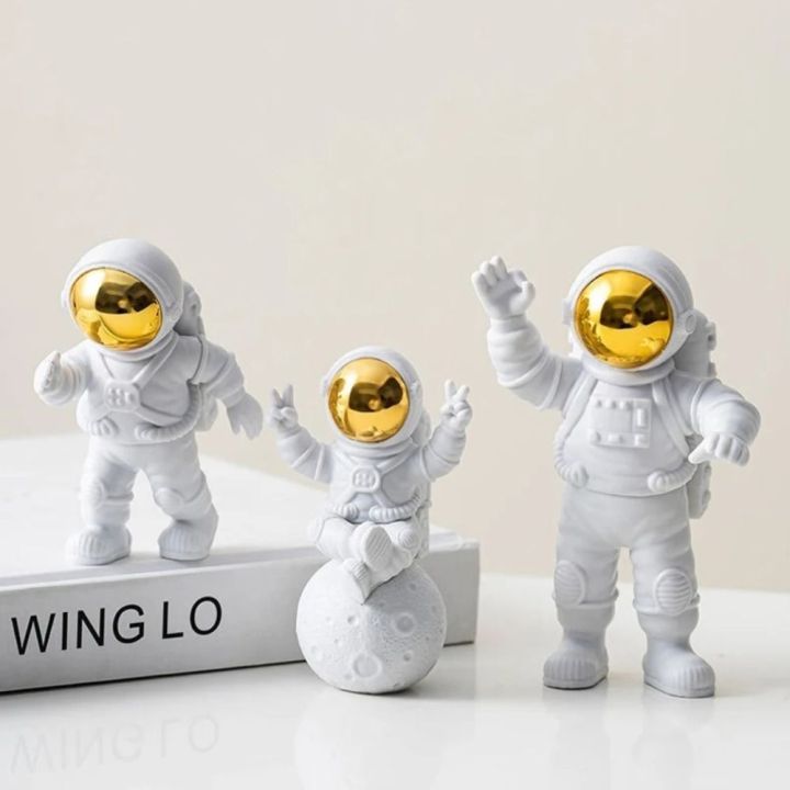 3pcs/set%20Craft%20Resin%20Astronaut%20Ornament%20Figure%20Statue%20Waterproof%20Exquisite%20Astronaut%20Decorative%20Ornament%20Creative%20Funny%20Spaceman%20Desktop%20Decor%20Modeling%20Kid%20-%20Image%208