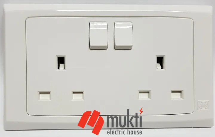 MK%20Made%20in%20Singapore%20SLIMLINE%20PLUS%2013A%203%20Pin%20Flat%20Dual%20Outlet%202%20Gang%20Socket%20with%20Switch%20Three%203Pin%20-%20Image%202