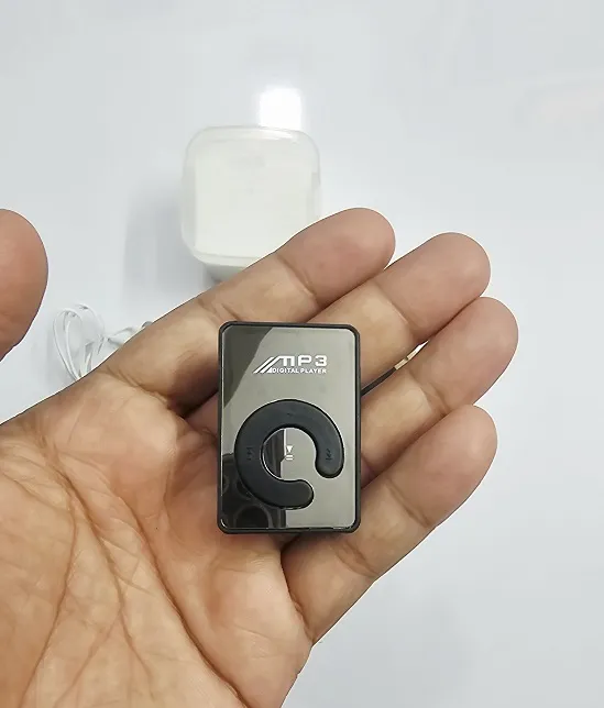 Star%20Shop%20MP3%20Mini%20Music%20Player%20With%20Clip%20-%20Image%208