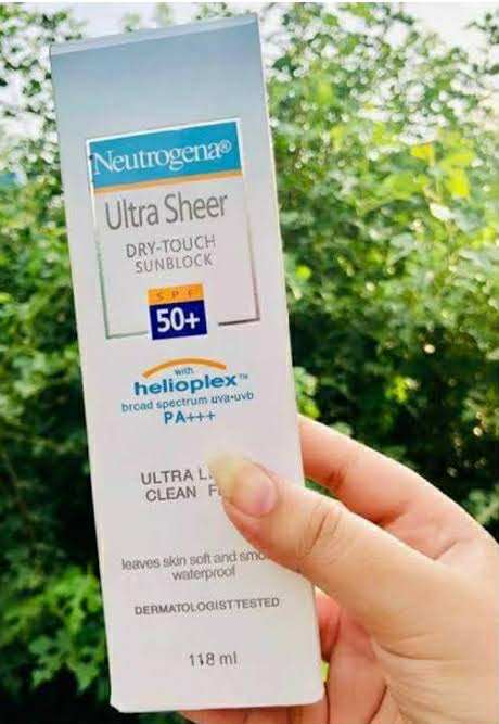 Neutrogena%20Ultra%20Sheer%20Dry-Touch%20Sunblock%20SPF%2050+,%20118ml%20-%20Image%203