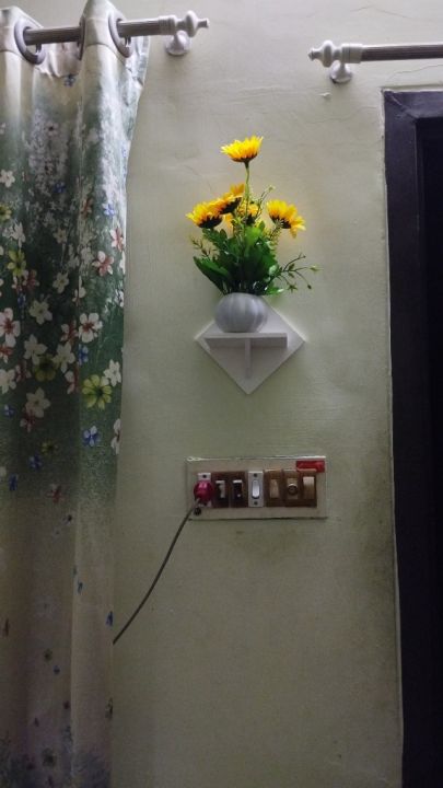 2%20Pcs%20Wall%20Hanging%20Kite%20Flower%20Stand%20.%20Self%20Adhesive%20Punch%20Free%20Wall%20Decorative%20Showpiece%20Holder%20Only%20.%20Only%20square%20Shape%20Stand%20Without%20Flower%20&%20showpiece.%20-%20Image%204