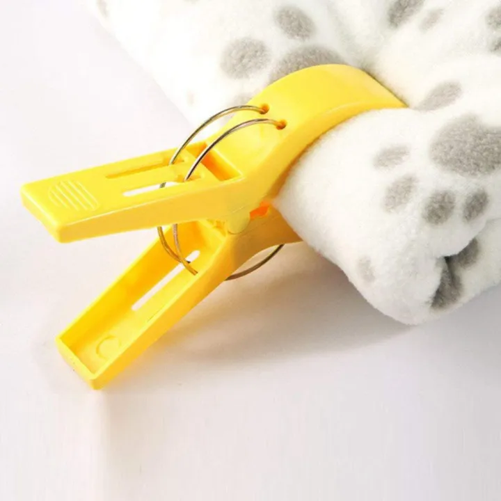 Durable%20Pack%20of%208%20Large%20Bright%20Colour%20Plastic%20Beach%20Towel%20Pegs%20Clips%20for%20Sunbed,%20various%20colours%20-%20Image%207
