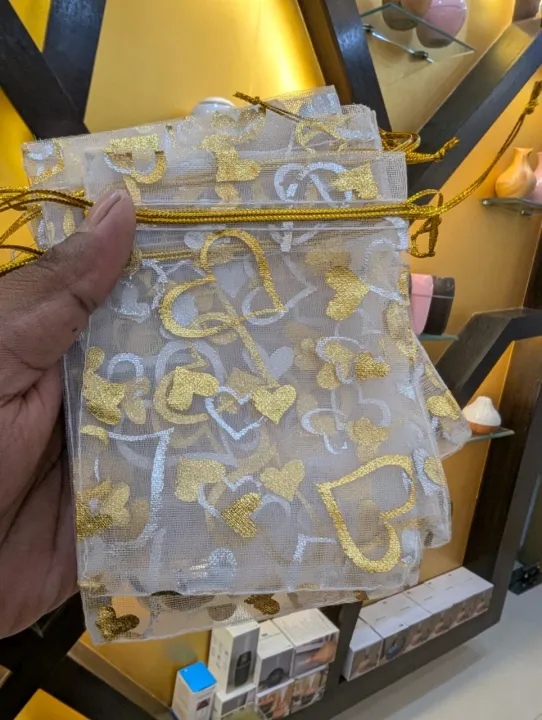 Premium%20Pouch%20Bags%20for%20Attar%20-%20Attar%20&%20Gift%20Pouches%20-%20Gift%20Bags%20for%20Attar%20-%20Golden%20Organza%20Gift%20Bags%20-%20Image%204