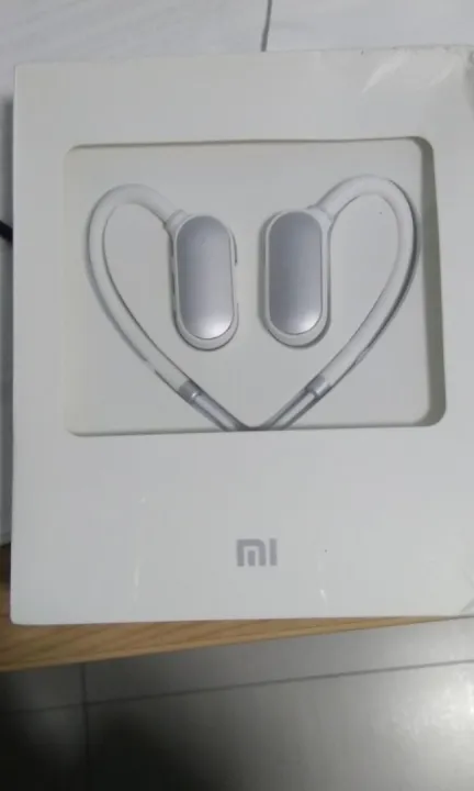Xiaomi%20Mi%20Sports%20Bluetooth%20Earphone%20Headphone%20-%20Image%203