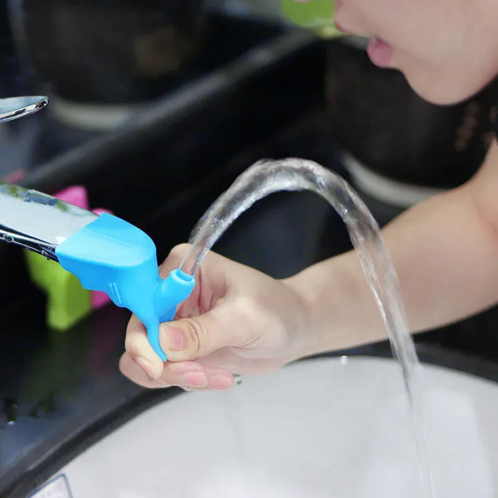 19N%20travel%20portable%20simple%20mouthwash%20toothbrush%20cup,%20silicone%20faucet%20extension,%20children's%20hand%20sanitizer%20guide%20-%20Image%203
