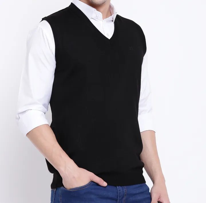 Men's%20Fashionable%20sleeveless%20sweater%20-%20Image%202