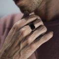 Ino, Anel gave him gifts such as signet rings, colored gemstone rings, and stylish men's black waterproof stainless steel gold masculcosplay. 