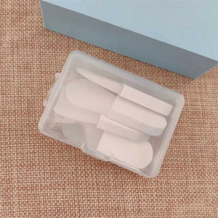 Portable%20Travel%20Face%20Mask%20Applicator%20Kit%20with%20Travel%20Case%20-%20Elegant%20Skin%20Care%20Tool%20for%20Sensitive%20Skin%20-%20Image%204