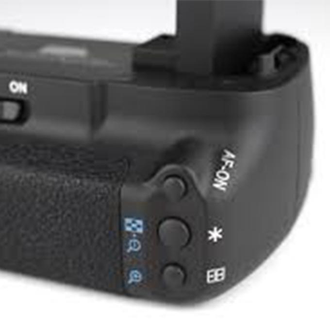 Battery%20Grip%20For%20Canon%20Mark%20iii%20-%20Black%20-%20Image%204