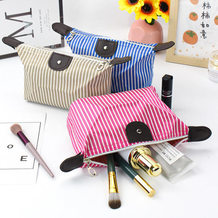 Portable%20Large%20Capacity%20Striped%20Cosmetic%20Bag%20for%20Women%20Girls%20Travel%20Beauty%20Cosmetic%20Bag%20with%20Zipper%20Fashion%20Cosmetic%20Bag%20Pouch%20Foldable%20Storage%20Bag%20-%20Image%205