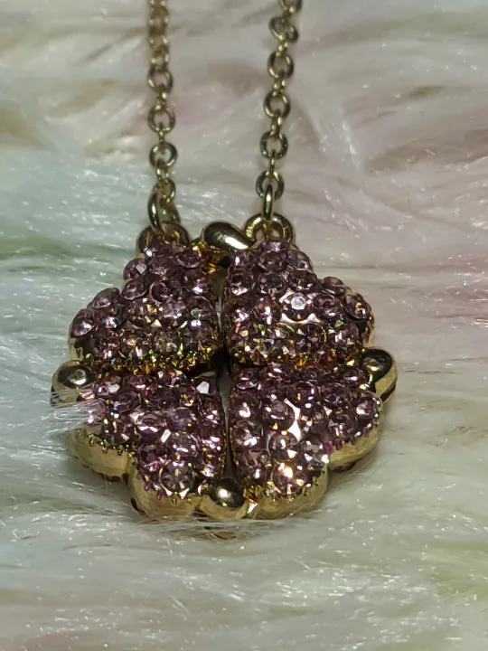 Magnet%20Chain%20locket%20for%20girls%20-%20Image%203