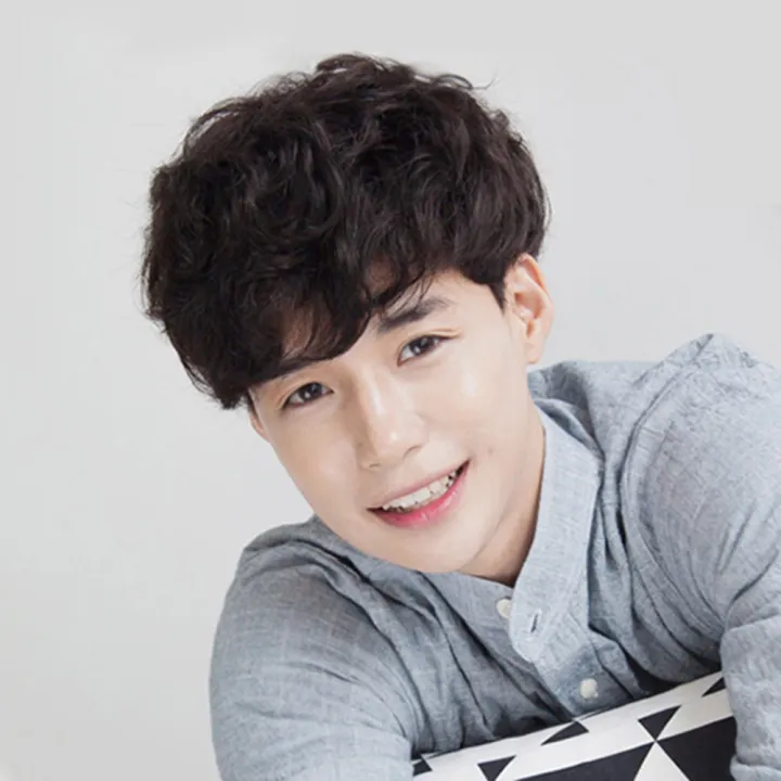 %EF%BC%88NEW%EF%BC%89Handsome%20Men%20Short%20Curly%20Wig%20Neat%20Bangs%20Styling%20Wig%20Head%20Cover%20-%20Image%203