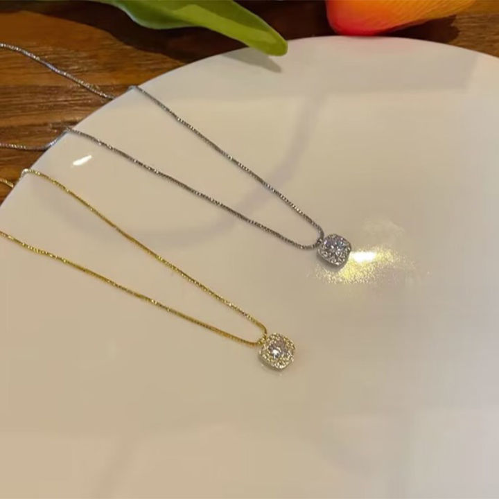 Square%20Zircon%20Necklace%20Women's%20Fashion%20High-End%20Light%20Luxury%20Simple%20Temperament%20Clavicle%20Chain%20Jewelry%20To%20Send%20A%20Friend%20Gift2023%20-%20Image%203