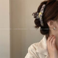 South Korea New Letter Gold Label Color Wool Plush Barrettes Sweet Fashion Grip Hair Clip All-Match Hair Accessories.