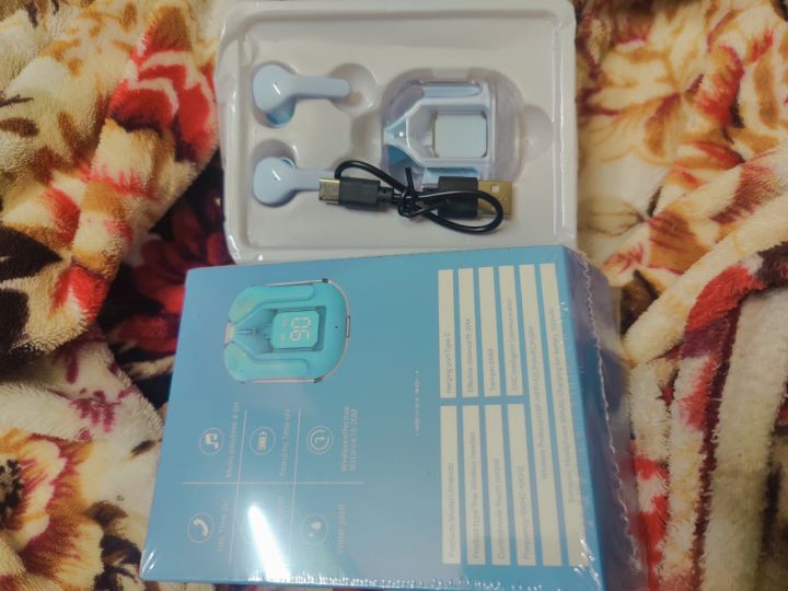 Ultrapods%20Pro%20True%20Wireless%20Earbuds%20with%20Transparent%20%20Display%20Design%20Water%20Proof%20by%20amazing%20accessories%20%20Bluetooth%205.3%20-%20Earbuds%20-%20Image%206