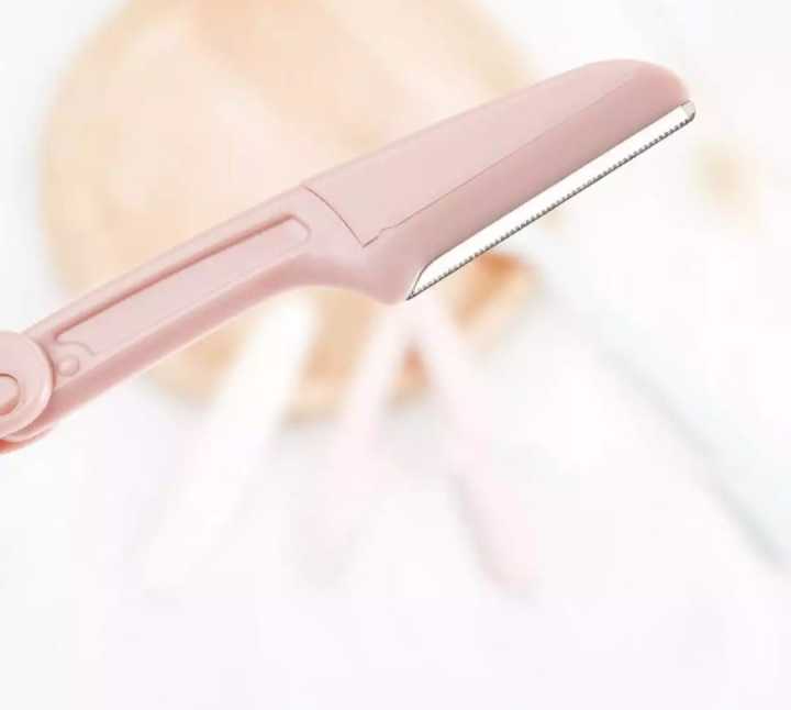 Eyebrow%20trimmer,%20stainless%20steel%20blades,%20three%20decorative%20eyebrow%20razors,%20eyebrow%20shavers,%20makeup%20tools%20-1pac%20-%20Image%206
