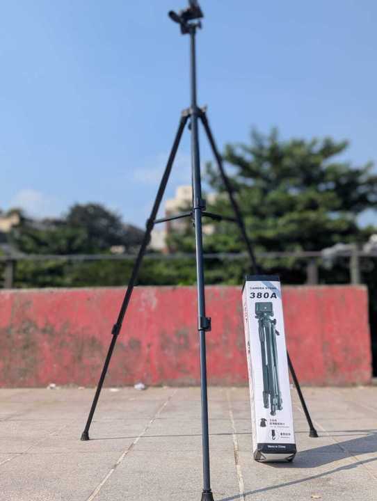 380A%20Tripod%20Stand%20%20Black%20360%20Degree%20Swivel%20Fluid%20Head%20Mobile%20Camera%20Stand%20Pro%203%20Maximum%20Height%205%20Feet%20-%20Heavy%20stand%20-%20Image%205