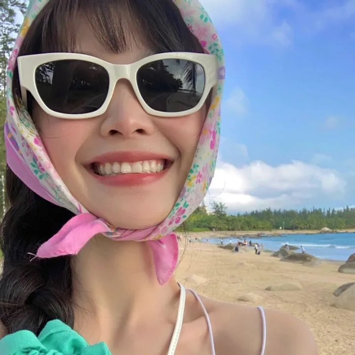 Korean%20version%20of%20Internet%20celebrity%20square%20Xiaohongshu%20sunglasses%20for%20women,%20high-end%20sense%20ins2024%20new%20white%20frame%20sunglasses%20anti-UV-%20-%20Image%202