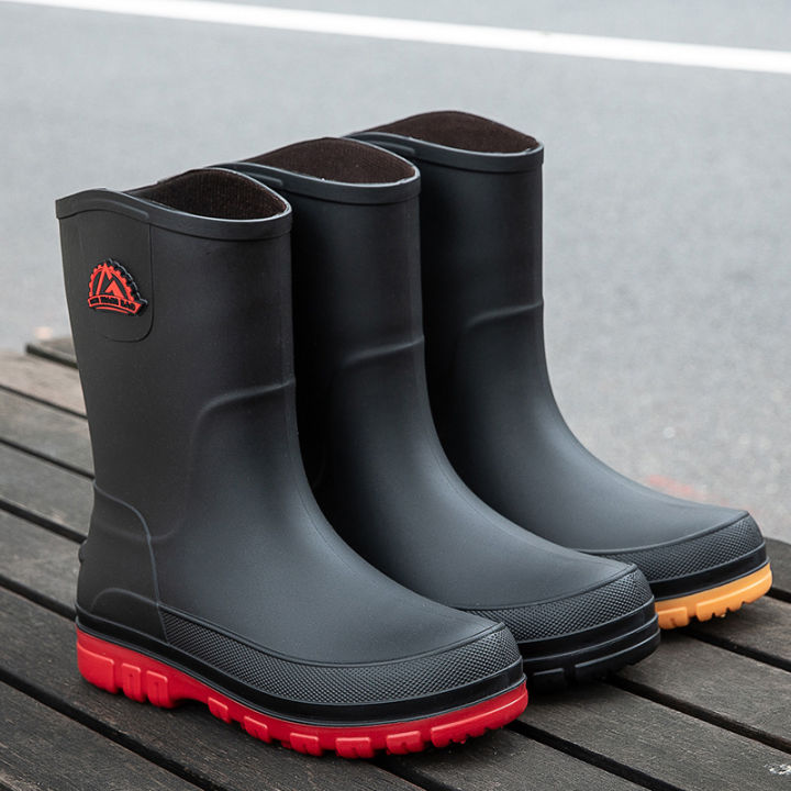 New%20men's%20waterproof%20shoes,%20rain%20boots,%20non-slip%20rain%20boots,%20medium%20fashion%20rubber%20shoes,%20Korean%20version%20of%20the%20foot,%20casual%20wholesale%20cross-border%20-%20Image%204