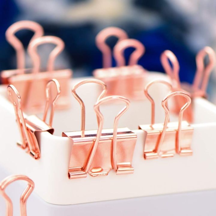 Rose%20Gold%20Desk%20Organizer%20Set%20%E2%80%93%20Dovetail%20Binder%20Clips,%20Push%20Pins%20&%20Paper%20Clips%20with%20Clear%20Box%20for%20Office,%20School%20&%20Home%20-%20Image%202