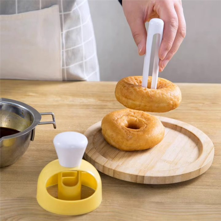 10PCS%20Dispenser%20Donut%20Maker%20Portable%20Waffle%20Mould%20Plastic%20Machine%20Donut%20Cake%20Mold%20Easy%20Install%20-%20Image%208