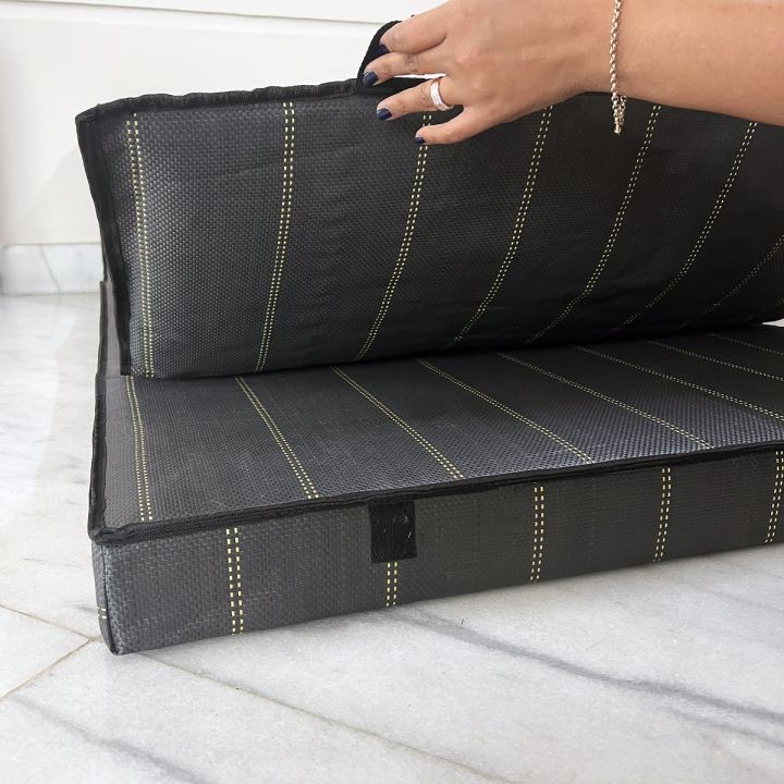 RELAX%20FLOOR%20MATTRESS%20-ELEGANT%20BLACK%20PREMIUM%20SLEEPING%20MAT%20WITH%20PADDED%20TOPPER%20-%20Image%204